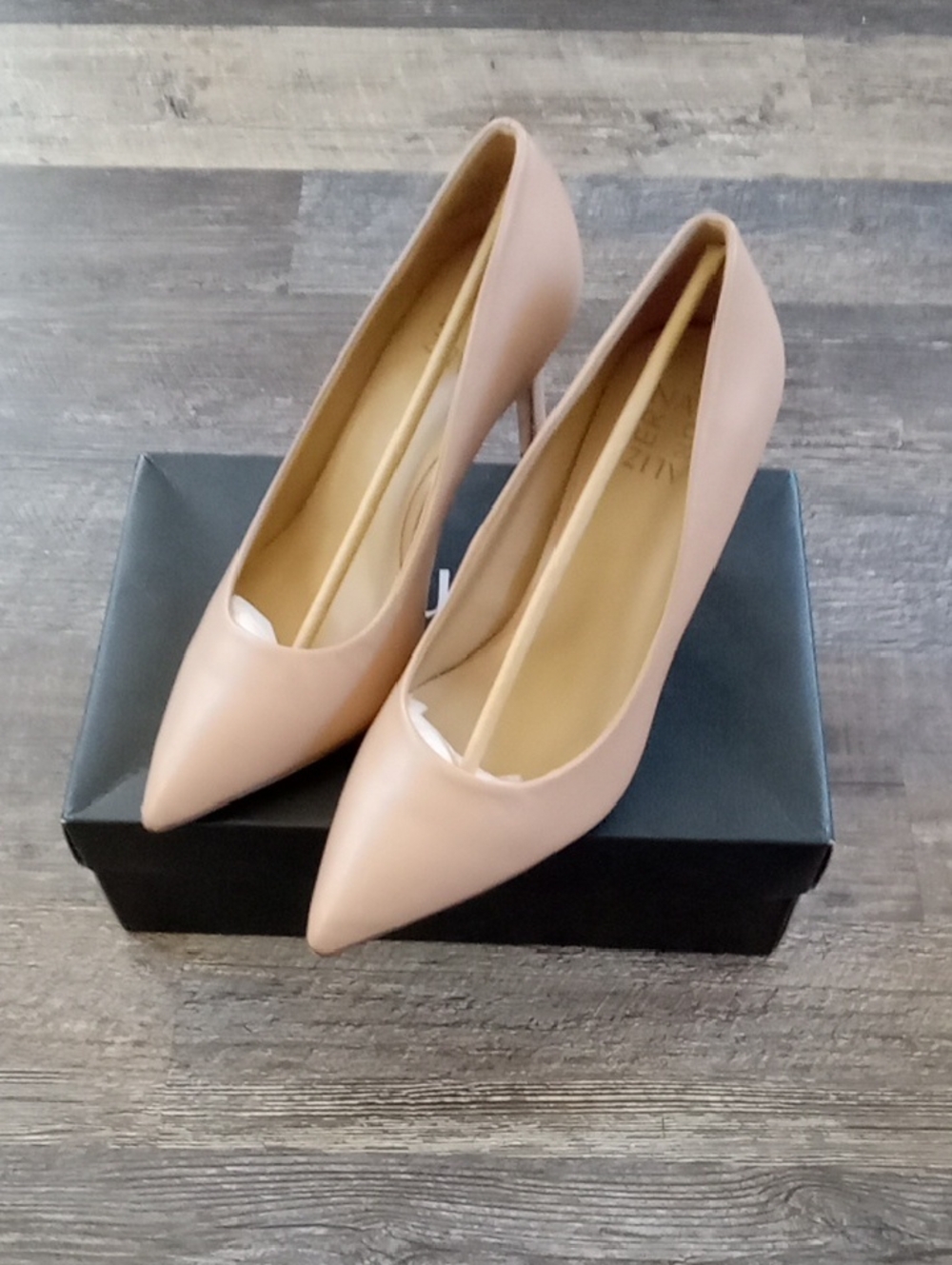 Naturalizer Women's Pumps-NEW